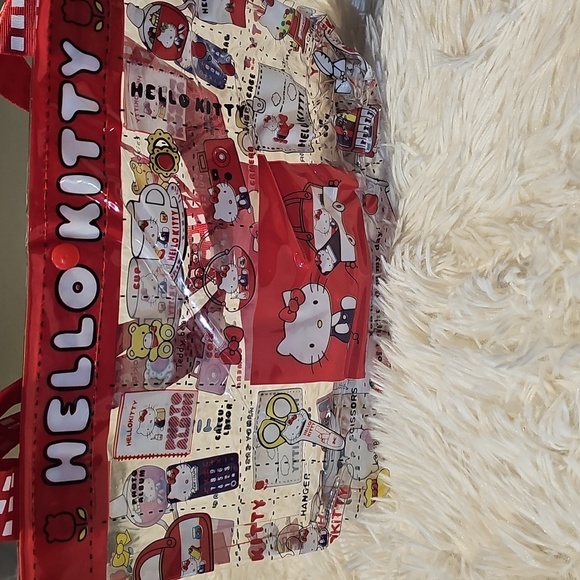 Hello Kitty 2-Piece Set Hand Bag Cosmetics Makeup Bag Travel Christmas Kids - Picture 4 of 4